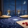 Una cena romantica per due persone con dei cuori