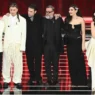 Una foto dei 5 finalisti di Sanremo sul palco dell'Ariston e la classifica finale