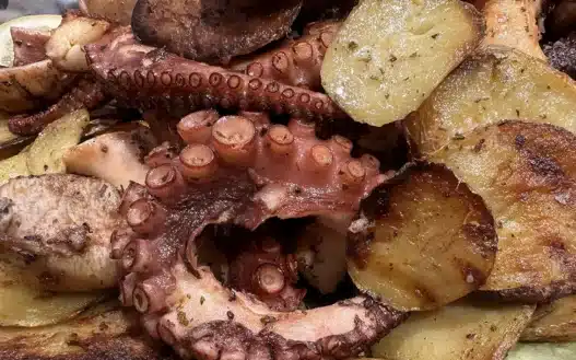 Come fare un ottimo polpo e patate al forno