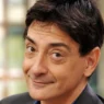Una foto di Paolo fox di profilo durante una diretta